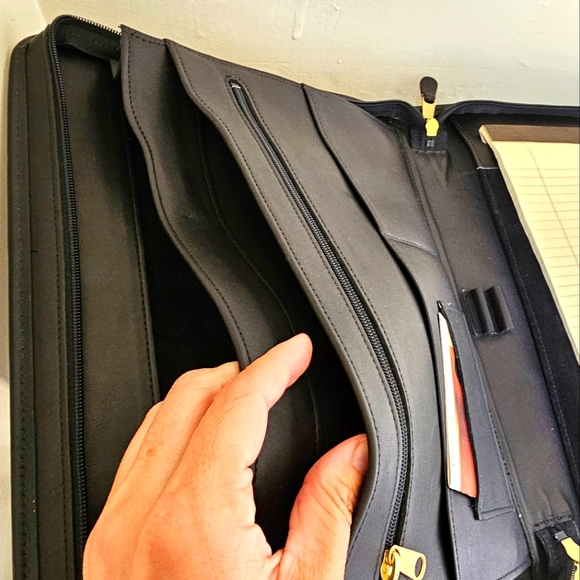 Vintage Coach leather folio - Picture 10 of 14